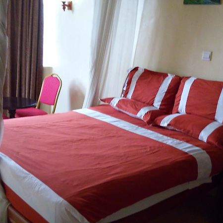 Royal Palm Hotel And Suites Nakuru Exteriör bild