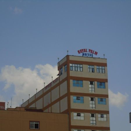 Royal Palm Hotel And Suites Nakuru Exteriör bild