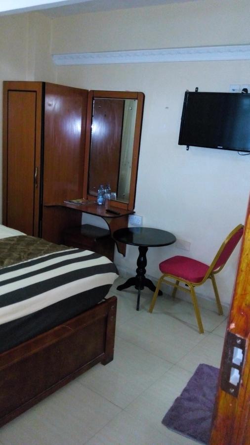 Royal Palm Hotel And Suites Nakuru Exteriör bild