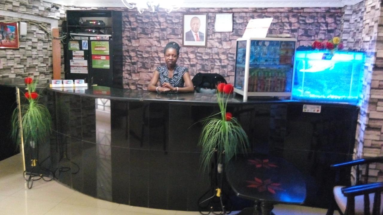 Royal Palm Hotel And Suites Nakuru Exteriör bild