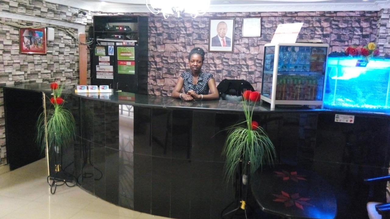 Royal Palm Hotel And Suites Nakuru Exteriör bild