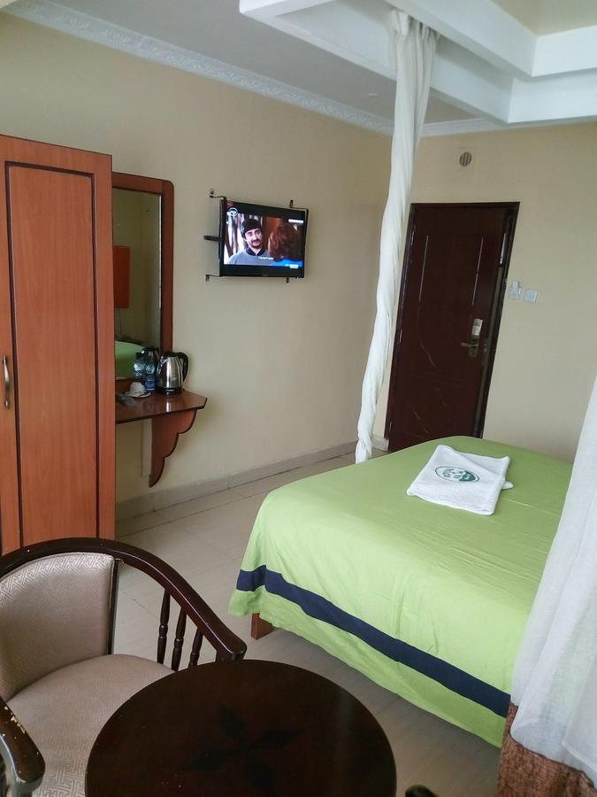 Royal Palm Hotel And Suites Nakuru Exteriör bild